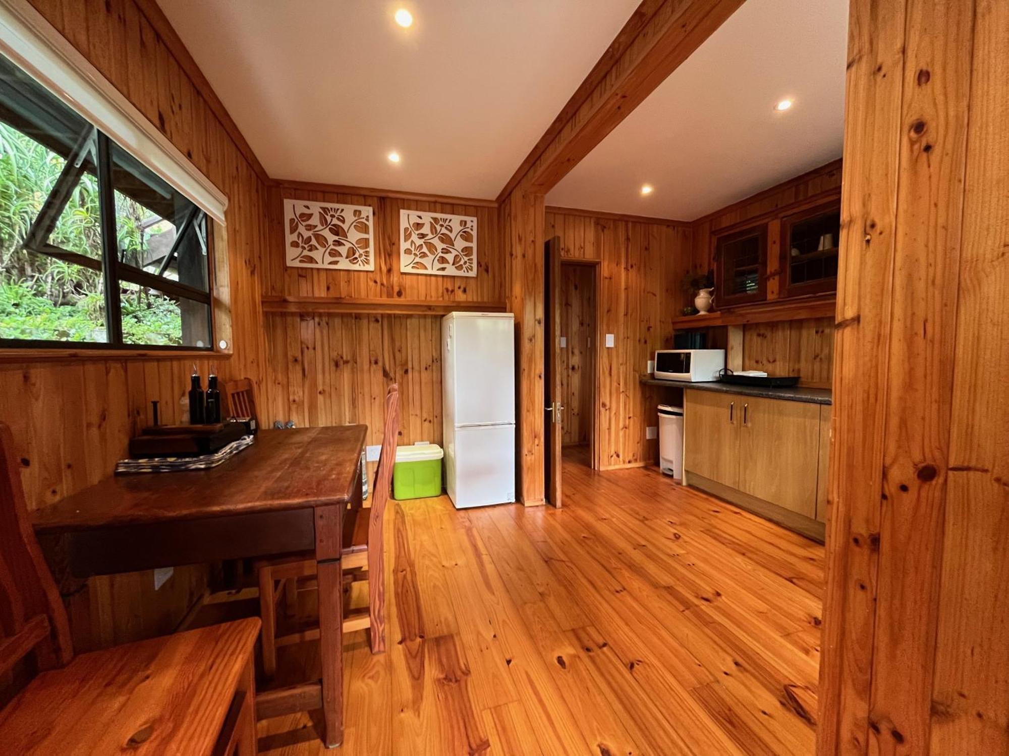 Peaceful Guest Suite With Balcony Views And Garden Setting Brenton-on-Sea Buitenkant foto