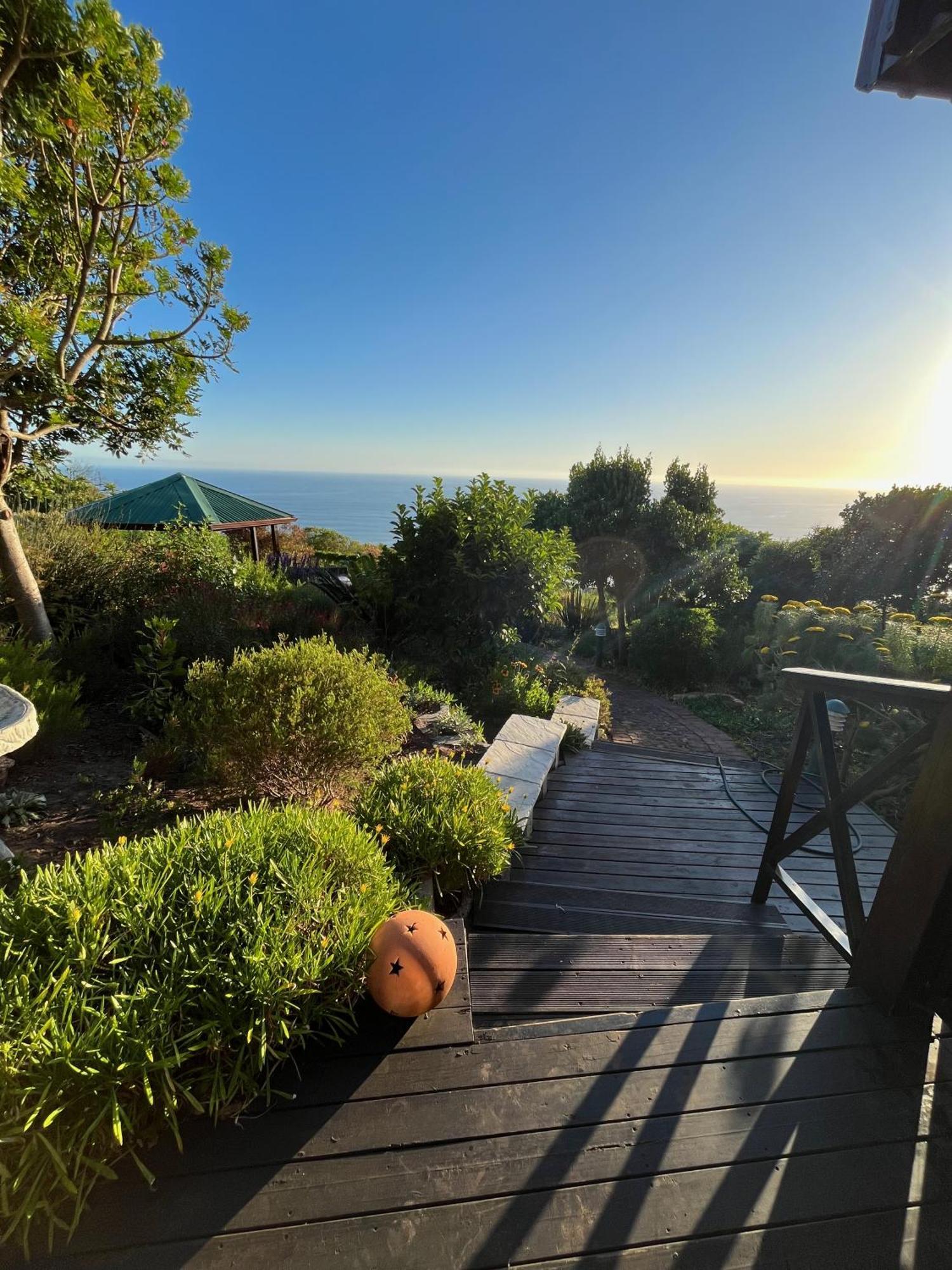 Peaceful Guest Suite With Balcony Views And Garden Setting Brenton-on-Sea Buitenkant foto