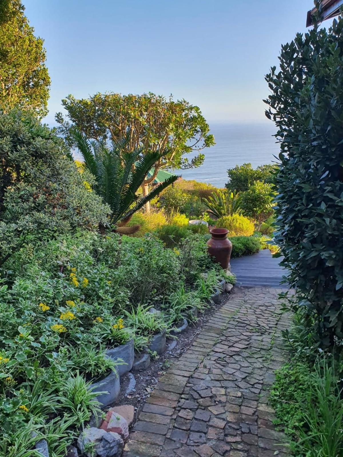 Peaceful Guest Suite With Balcony Views And Garden Setting Brenton-on-Sea Buitenkant foto
