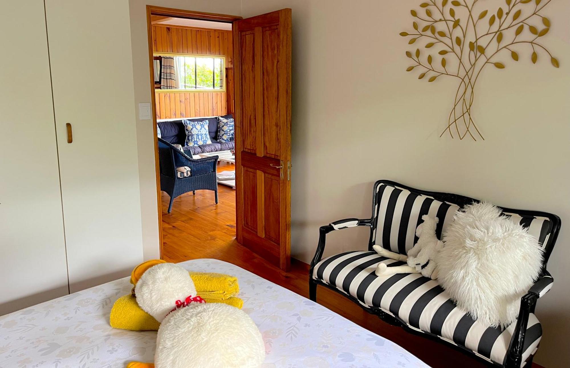 Peaceful Guest Suite With Balcony Views And Garden Setting Brenton-on-Sea Buitenkant foto