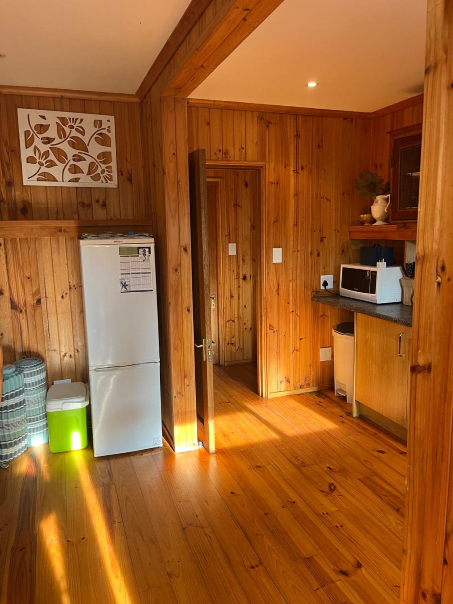 Peaceful Guest Suite With Balcony Views And Garden Setting Brenton-on-Sea Buitenkant foto